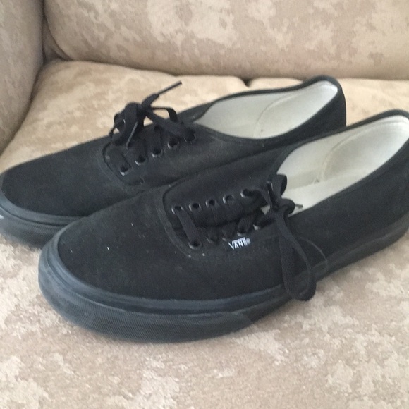 mens all black vans shoes